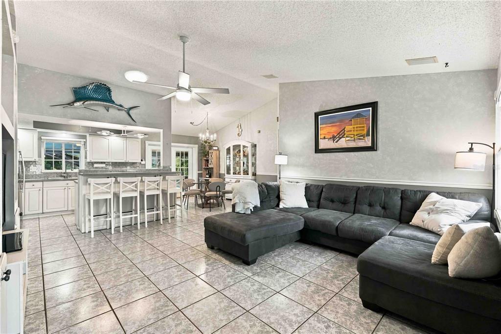 1613 Wharf Road Sarasota, FL 34231 - Photo 8 of 81 Gallery Image 8
