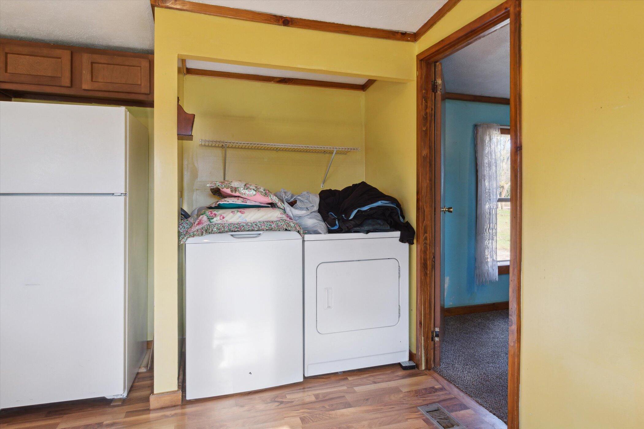 11230 East Pakes Road Crystal, MI 48818 - Photo 17 of 38 17-11230-E-Pakes-Rd-Crystal-MI-48818-Win