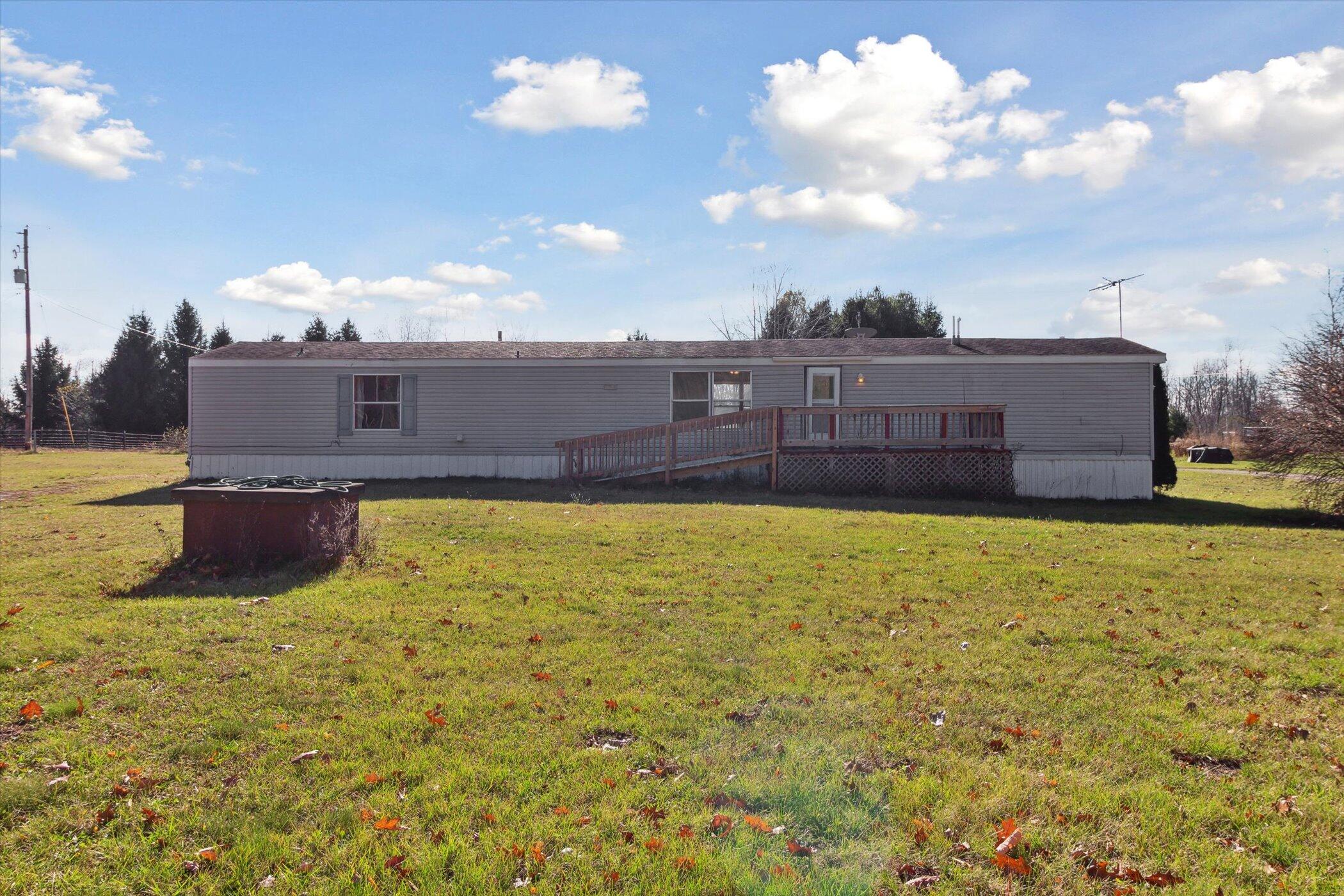 11230 East Pakes Road Crystal, MI 48818 - Photo 3 of 38 03-11230-E-Pakes-Rd-Crystal-MI-48818-Win
