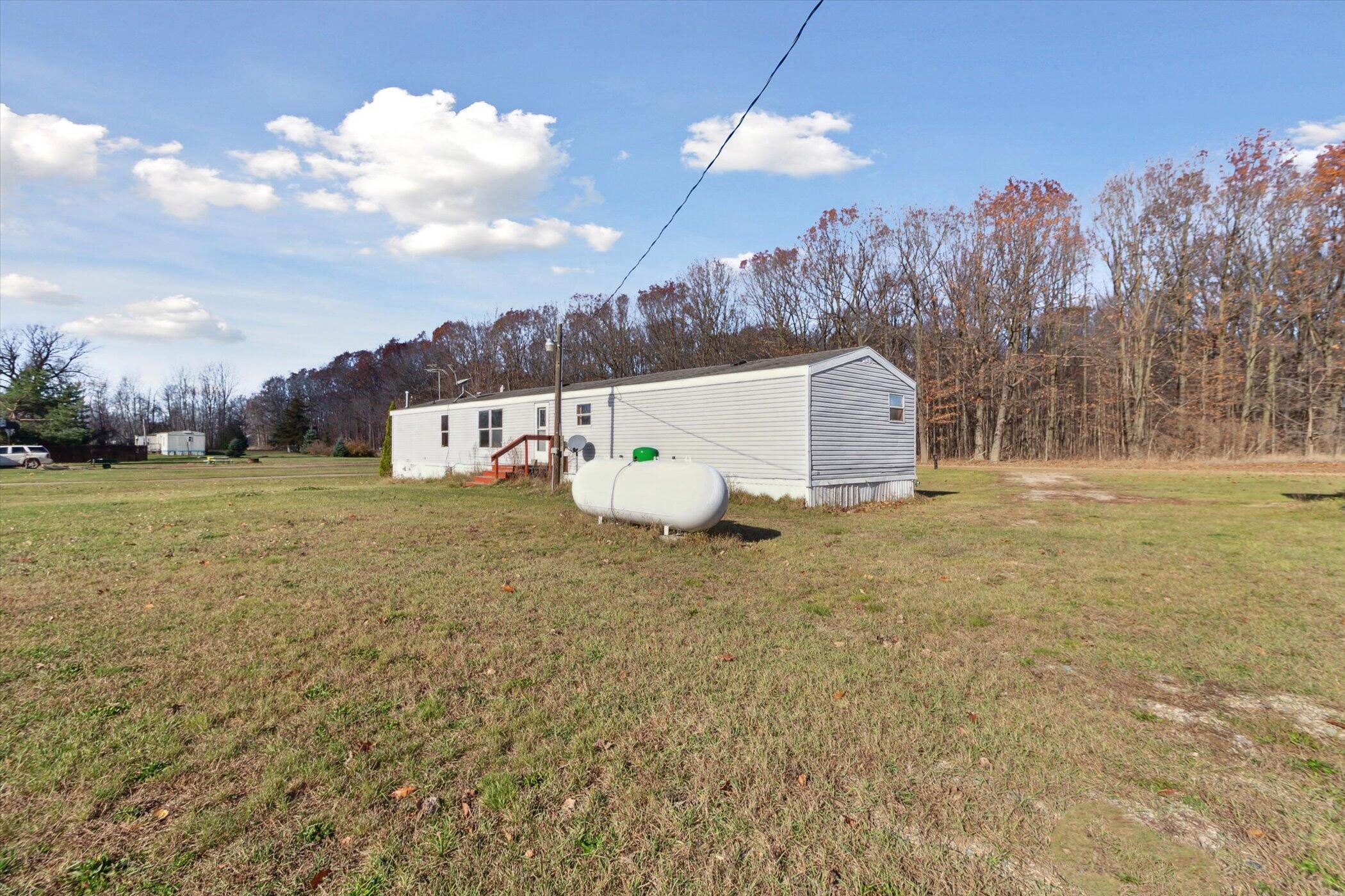 11230 East Pakes Road Crystal, MI 48818 - Photo 34 of 38 34-11230-E-Pakes-Rd-Crystal-MI-48818-Win