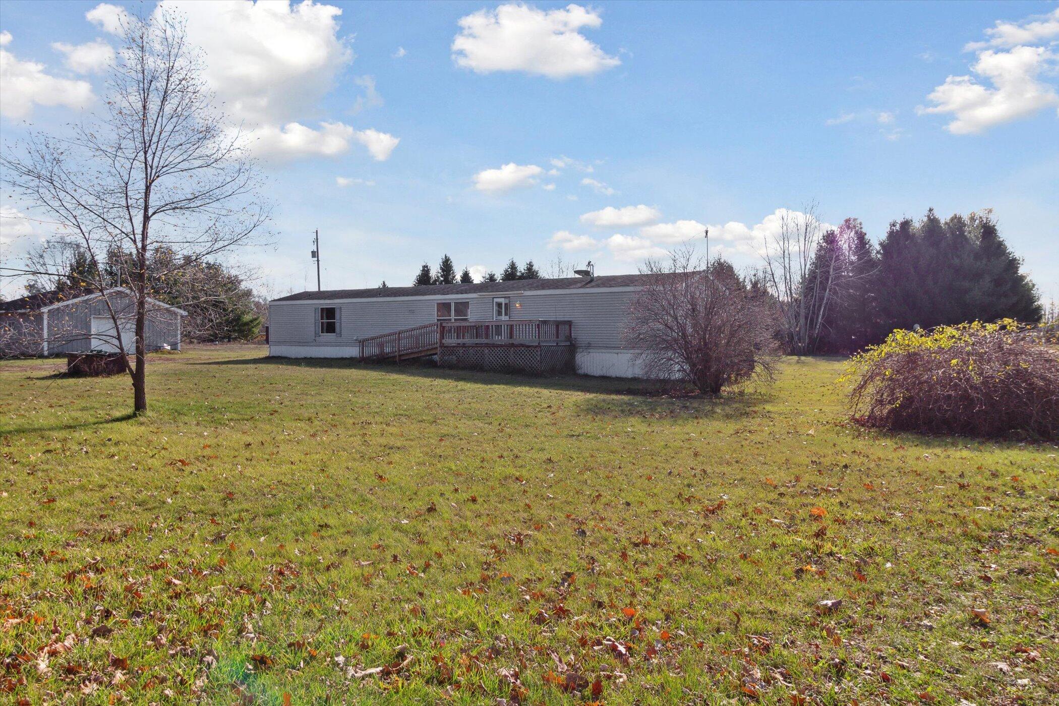 11230 East Pakes Road Crystal, MI 48818 - Photo 4 of 38 04-11230-E-Pakes-Rd-Crystal-MI-48818-Win