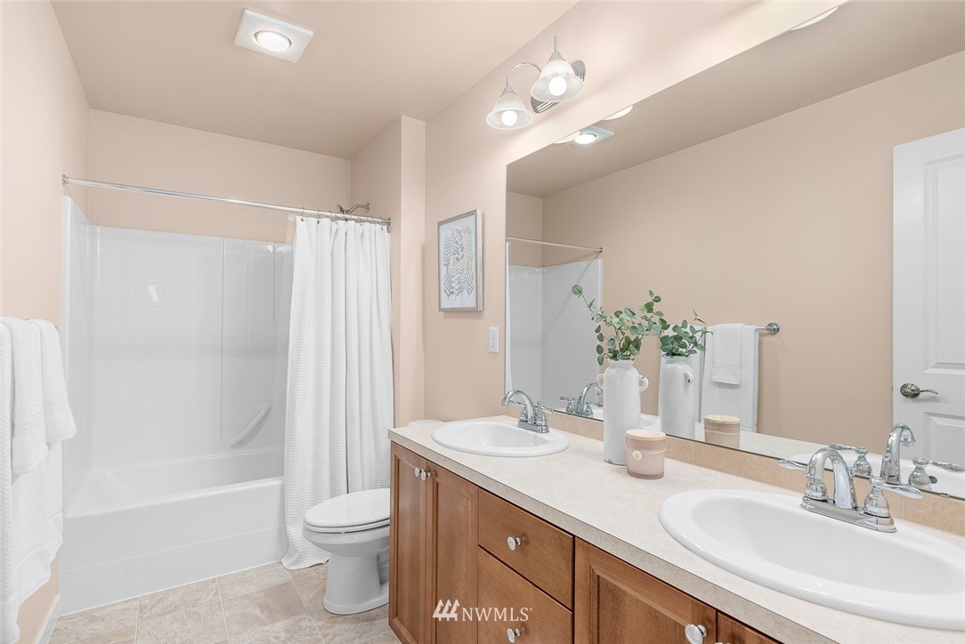 5526 Northeast 7th Place Renton, WA 98059 - Photo 14 of 30