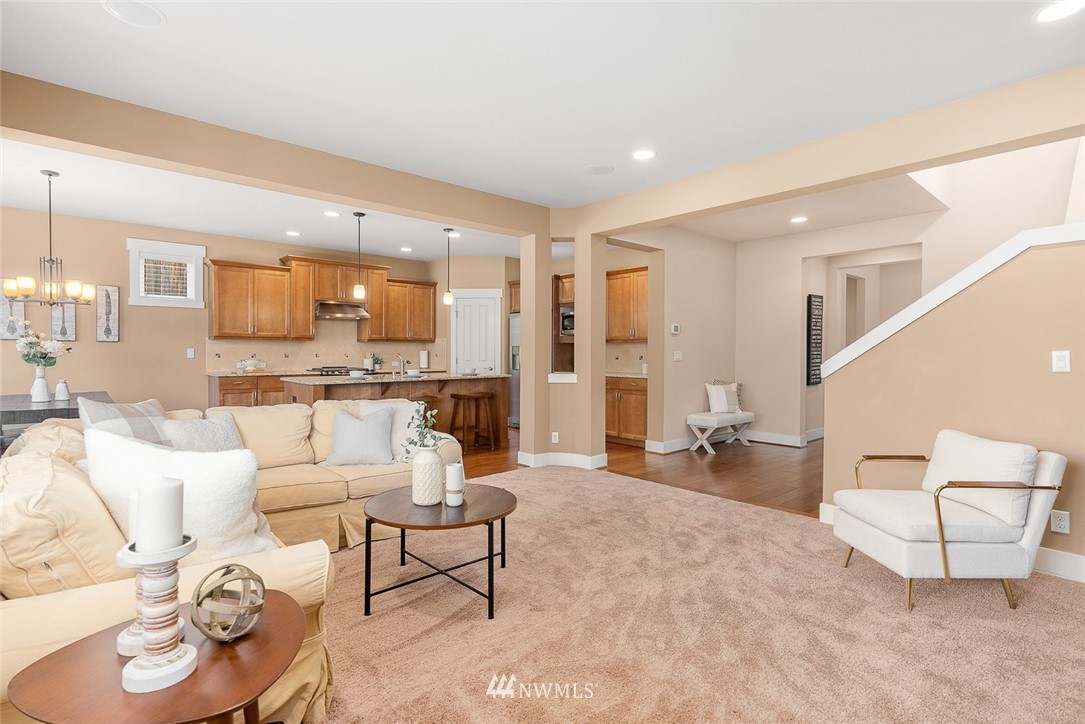 5526 Northeast 7th Place Renton, WA 98059 - Photo 5 of 30