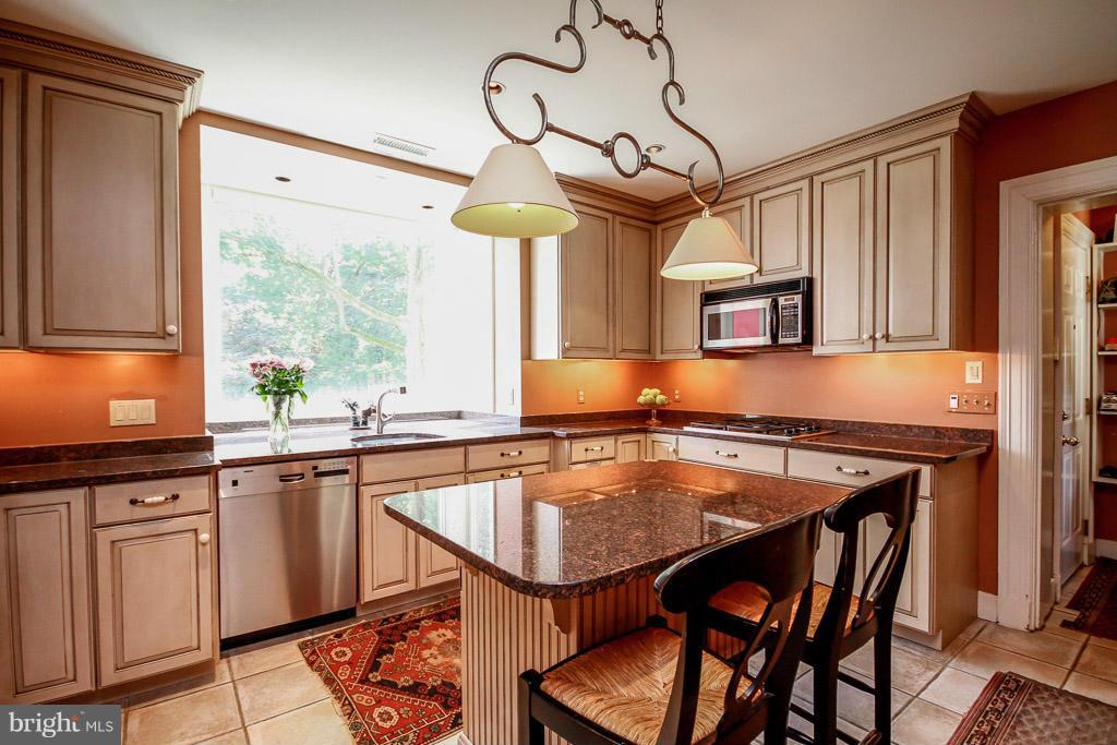 501 Overhill Road Baltimore, MD 21210 - Photo 11 of 29 Kitchen