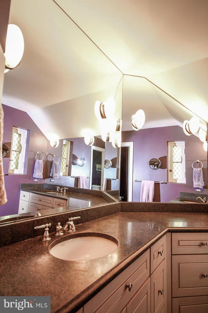 501 Overhill Road Baltimore, MD 21210 - Photo 16 of 29 Bath (Master)