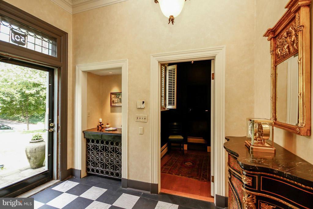 501 Overhill Road Baltimore, MD 21210 - Photo 3 of 29 Interior (General)
