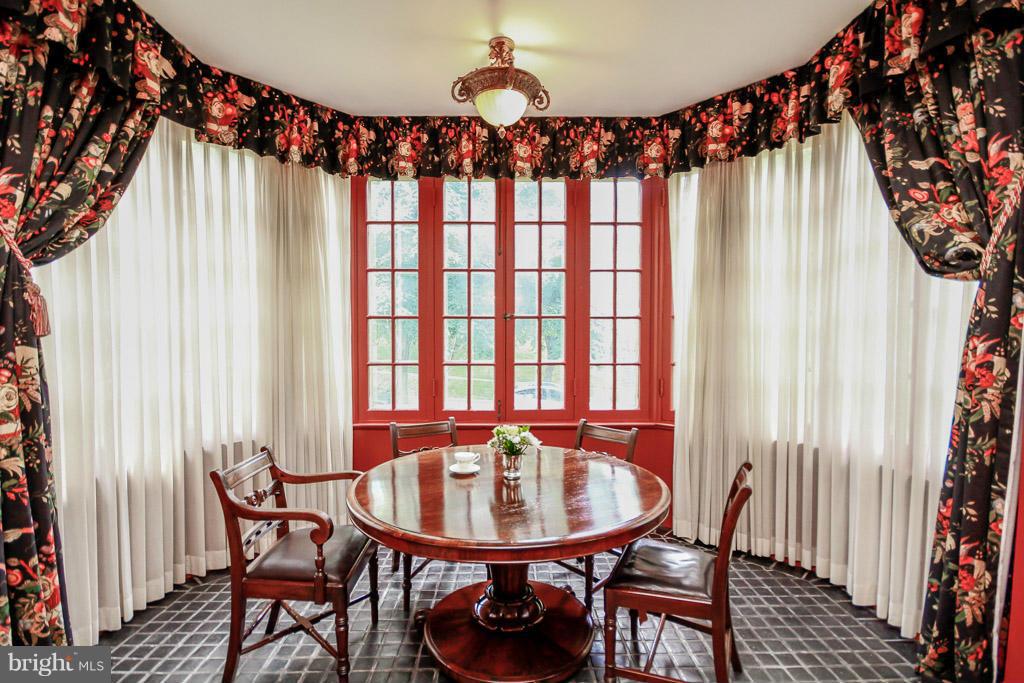 501 Overhill Road Baltimore, MD 21210 - Photo 8 of 29 Dining Room