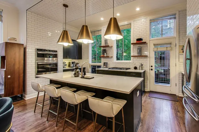 $1,950,000 | 438 East North Water Street, Chicago, IL 60611