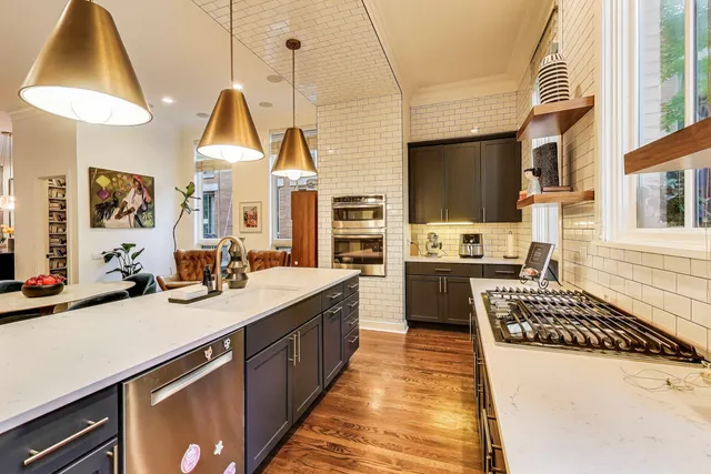 $1,950,000 | 438 East North Water Street, Chicago, IL 60611