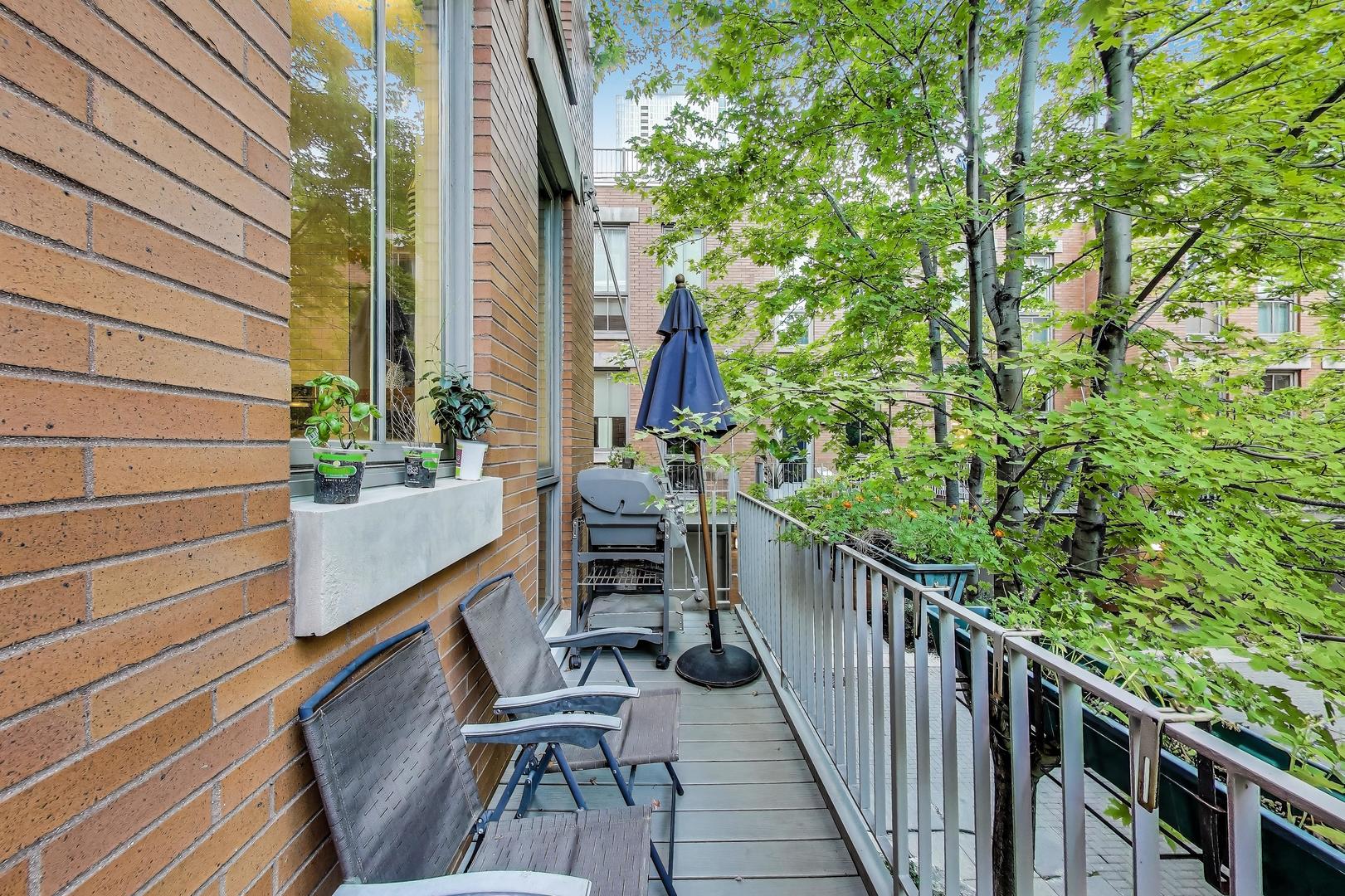 438 East North Water Street Chicago, IL 60611 - Photo 16 of 47