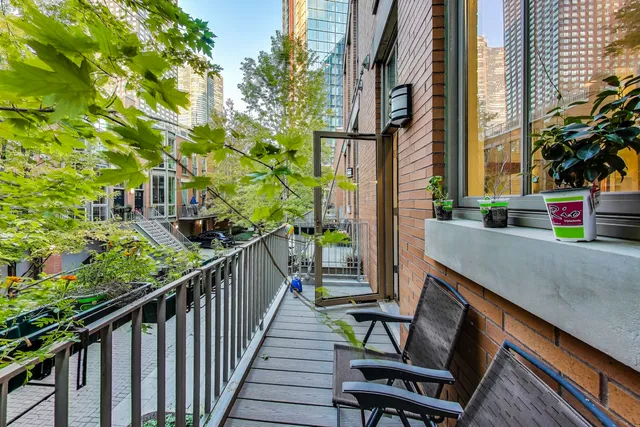 $1,950,000 | 438 East North Water Street, Chicago, IL 60611