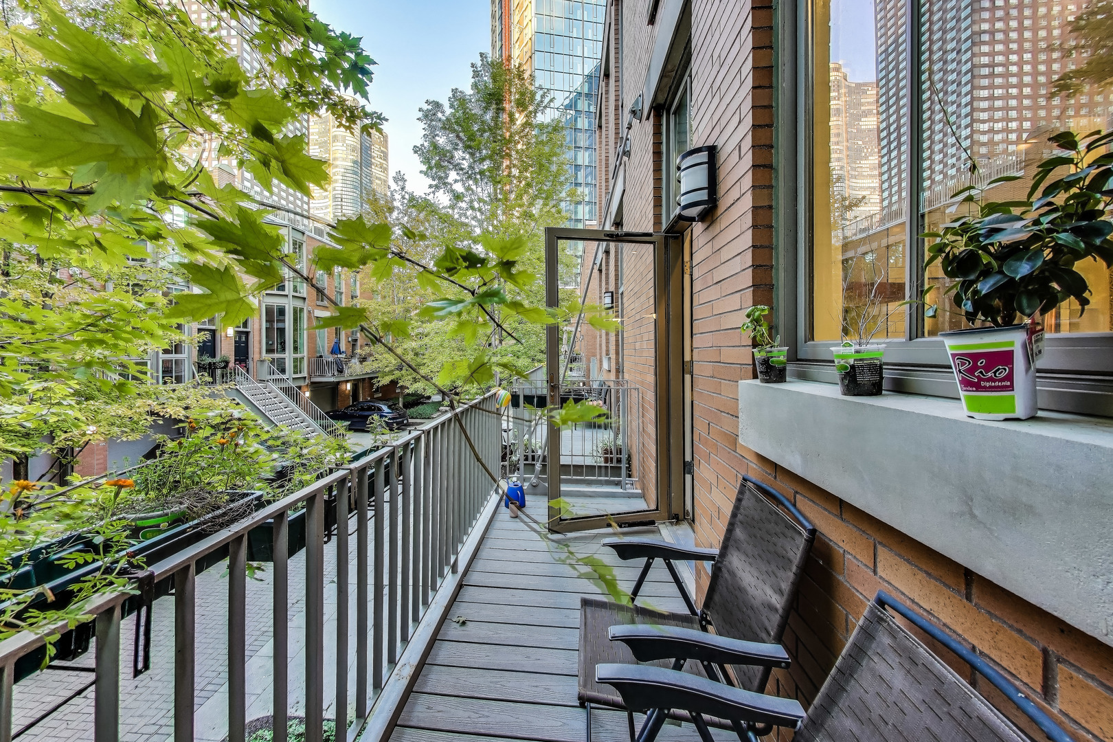 438 East North Water Street Chicago, IL 60611 - Photo 17 of 47