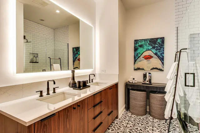 $1,950,000 | 438 East North Water Street, Chicago, IL 60611