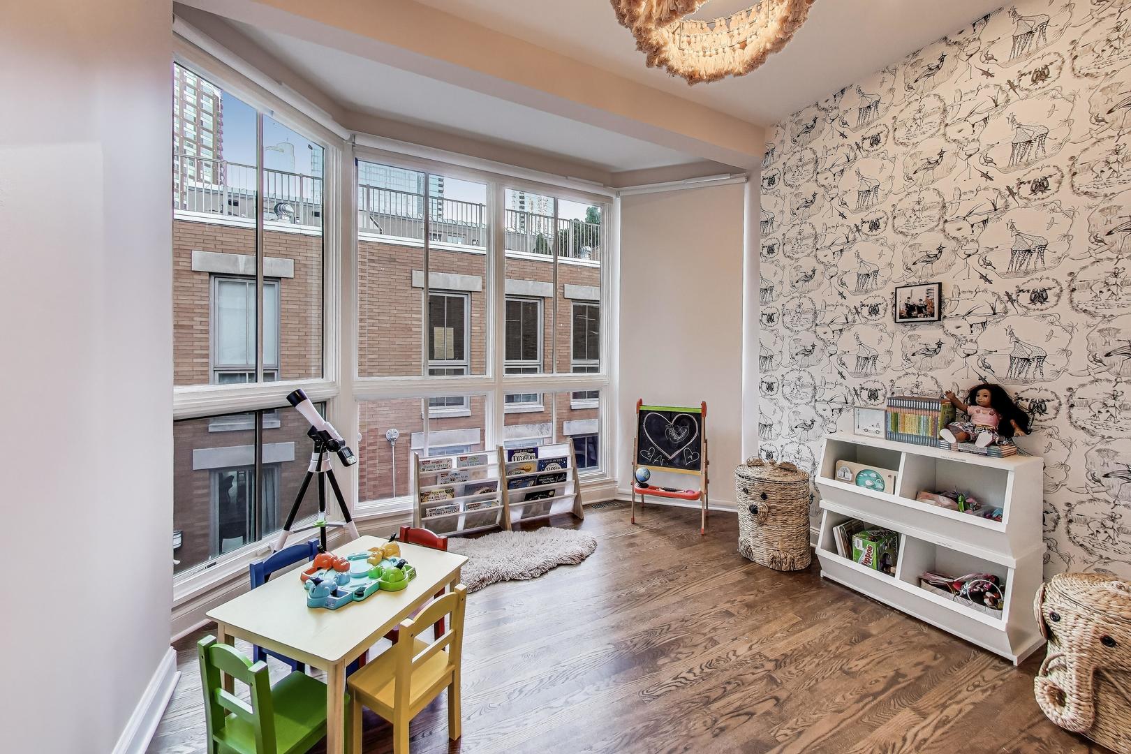 438 East North Water Street Chicago, IL 60611 - Photo 25 of 47