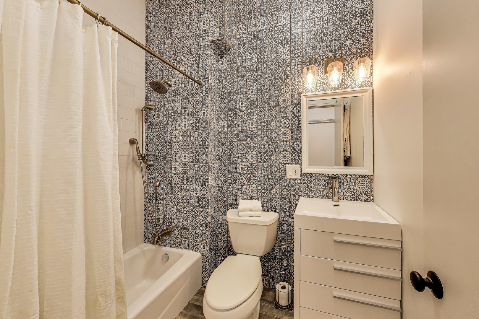 438 East North Water Street Chicago, IL 60611 - Photo 27 of 47