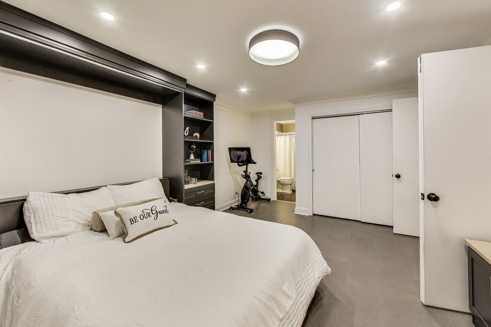 438 East North Water Street Chicago, IL 60611 - Photo 28 of 47