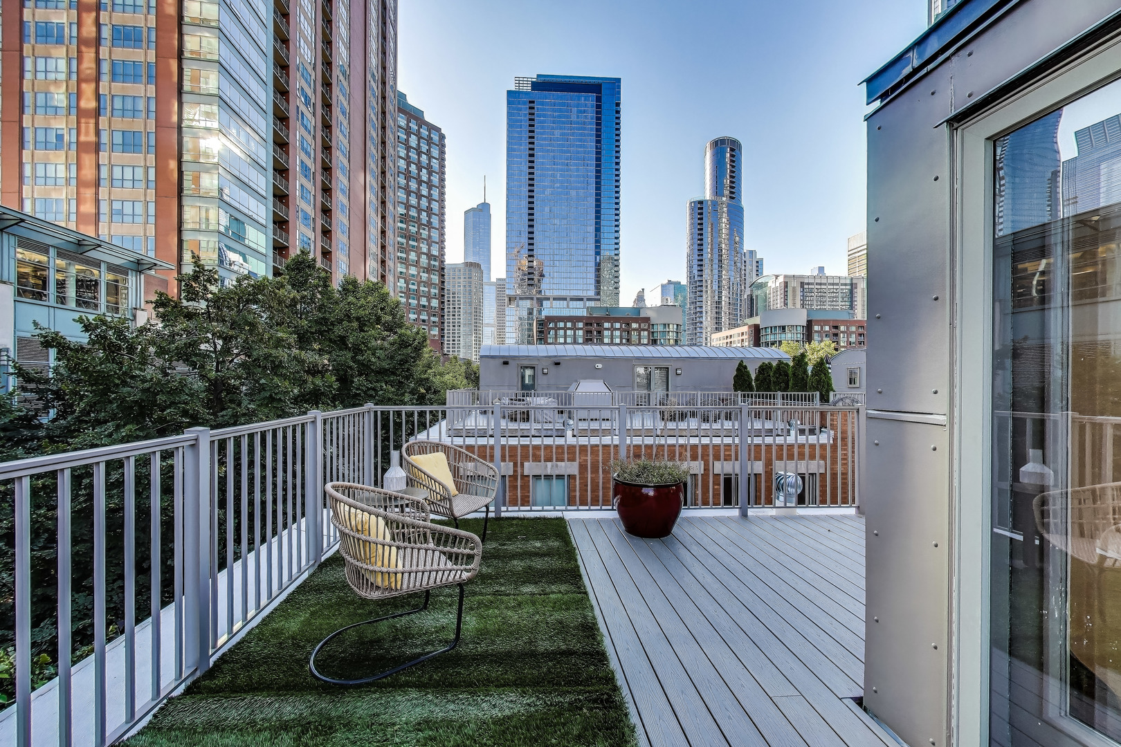 438 East North Water Street Chicago, IL 60611 - Photo 35 of 47