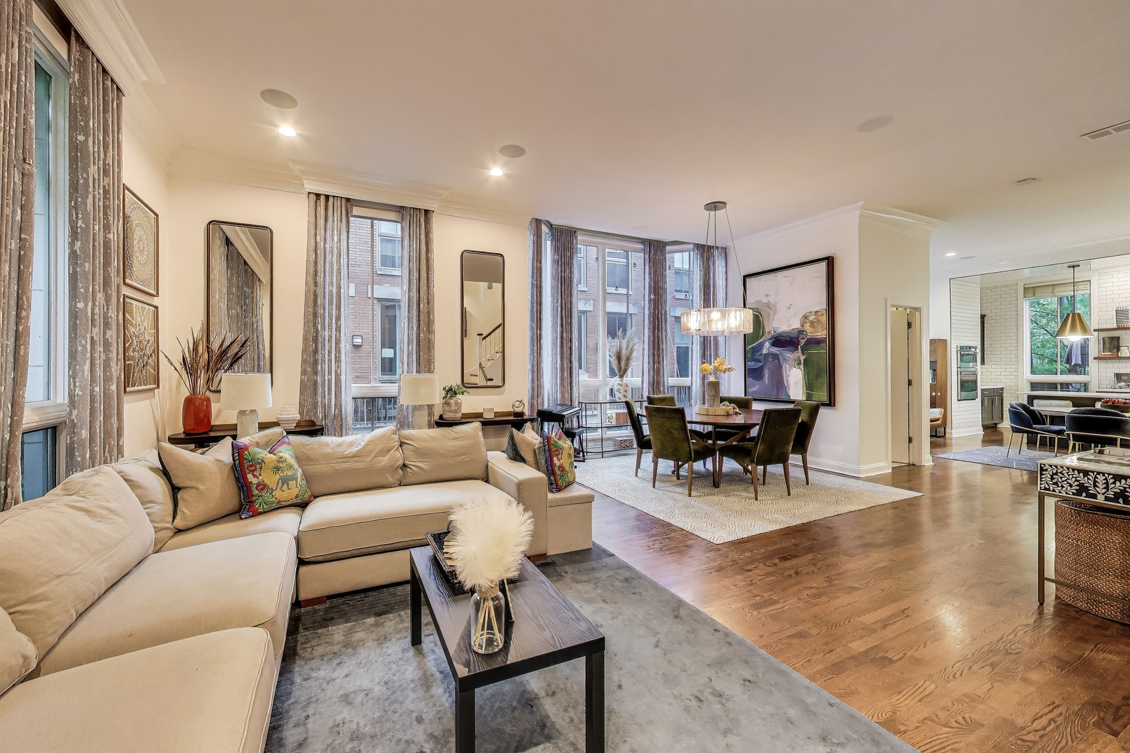 438 East North Water Street Chicago, IL 60611 - Photo 4 of 47