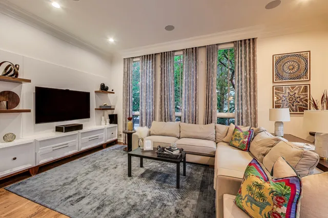 $1,950,000 | 438 East North Water Street, Chicago, IL 60611