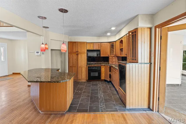 $135,000 | 32 Hilltop Place, East St. Louis, IL 62203