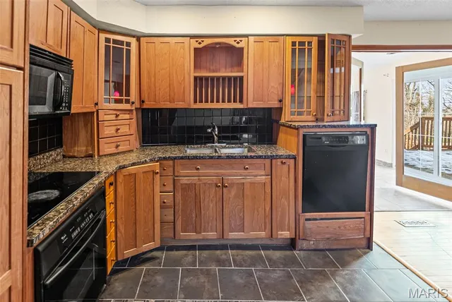 $135,000 | 32 Hilltop Place, East St. Louis, IL 62203