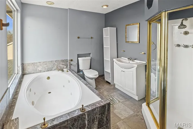 $135,000 | 32 Hilltop Place, East St. Louis, IL 62203