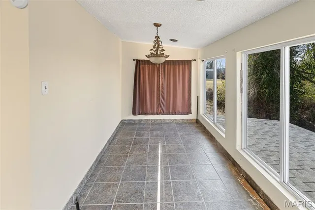 $135,000 | 32 Hilltop Place, East St. Louis, IL 62203