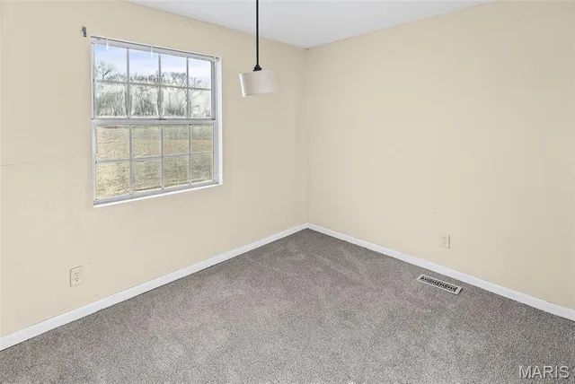 $135,000 | 32 Hilltop Place, East St. Louis, IL 62203