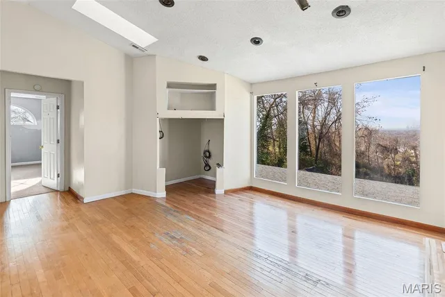 $135,000 | 32 Hilltop Place, East St. Louis, IL 62203