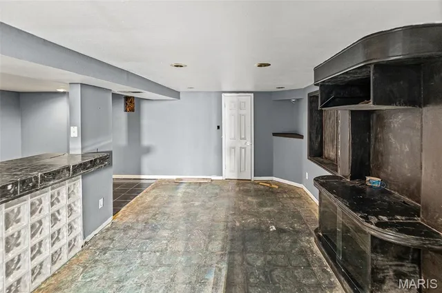 $135,000 | 32 Hilltop Place, East St. Louis, IL 62203