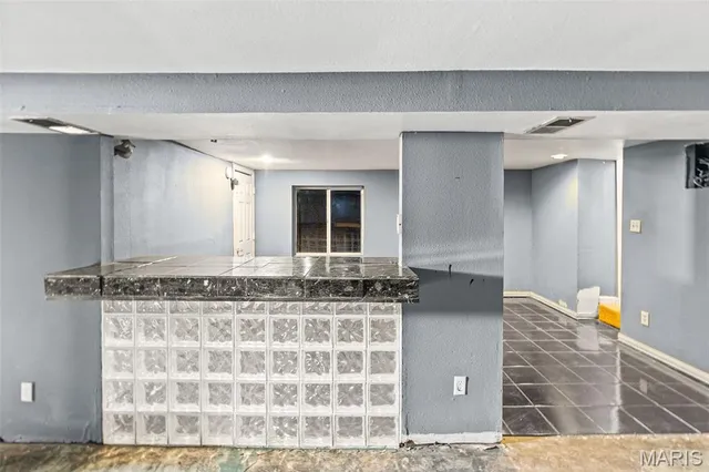 $135,000 | 32 Hilltop Place, East St. Louis, IL 62203