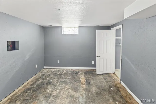 $135,000 | 32 Hilltop Place, East St. Louis, IL 62203