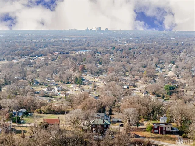 $135,000 | 32 Hilltop Place, East St. Louis, IL 62203