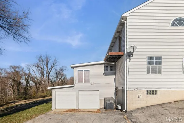 $135,000 | 32 Hilltop Place, East St. Louis, IL 62203