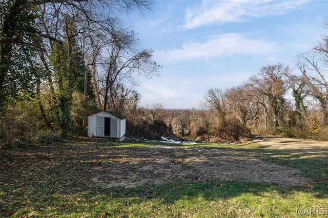 $135,000 | 32 Hilltop Place, East St. Louis, IL 62203