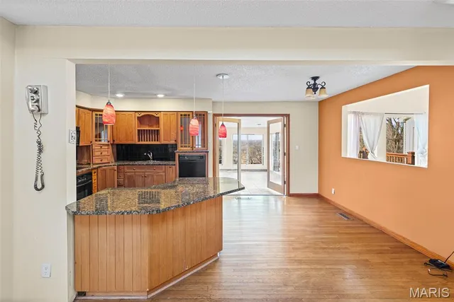 $135,000 | 32 Hilltop Place, East St. Louis, IL 62203