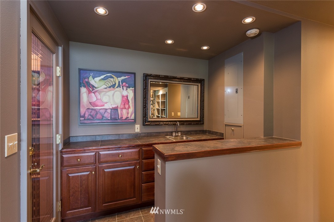 14121 Southwest Caster Road Vashon, WA 98070 - Photo 17 of 25 Gallery Image 17