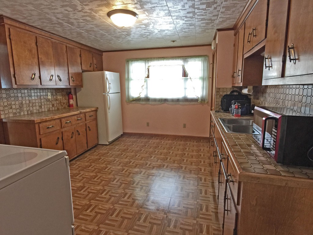 492 Herman Street Fall River, MA 02720 - Photo 9 of 24