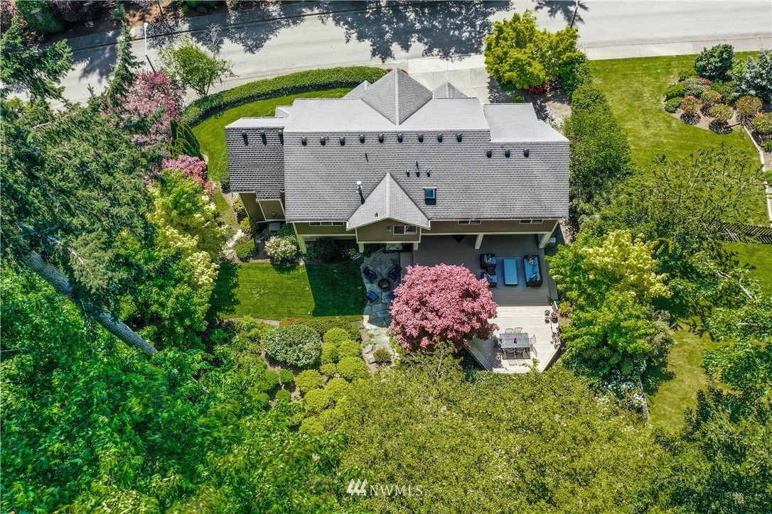 17124 Southeast 100th Street Renton, WA 98059 - Photo 40 of 40 an aerial view of a house