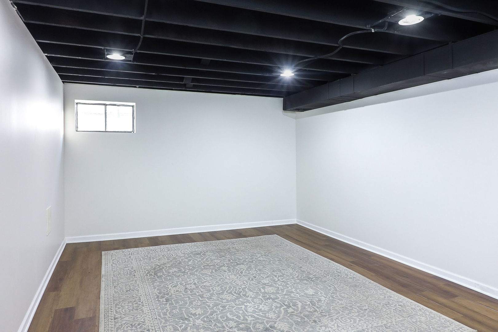 3210 Madison Avenue Brookfield, IL 60513 - Photo 16 of 27 a view of an empty room