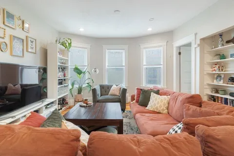 $1,900,000 | 24 Buttonwood Street, Boston, MA 02125