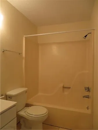 $1,000 | 712 Vouray Drive, Unit D, Kenner, LA 70065