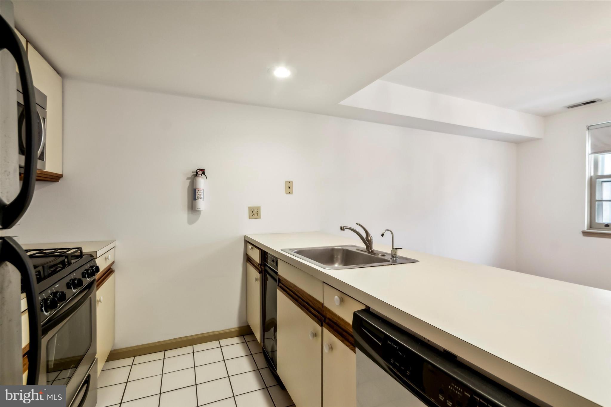 110 South Street Philadelphia, PA 19147 - Photo 21 of 35