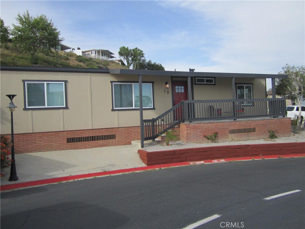 24303 Woolsey Canyon Road, Unit 19 Canoga Park, CA 91304 - Photo 1 of 33