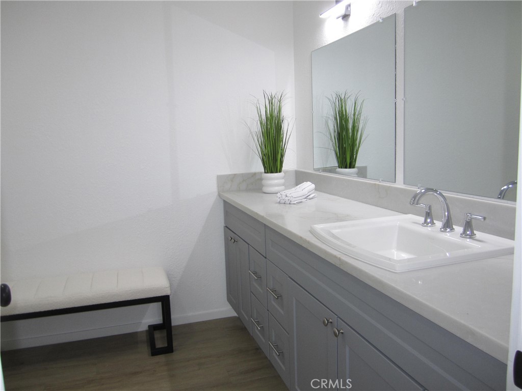 24303 Woolsey Canyon Road, Unit 19 Canoga Park, CA 91304 - Photo 16 of 33