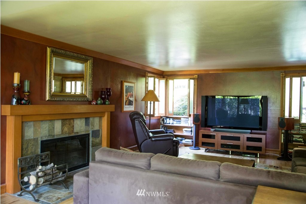 19109 Ross Road Bothell, WA 98011 - Photo 5 of 23 Gallery Image 5