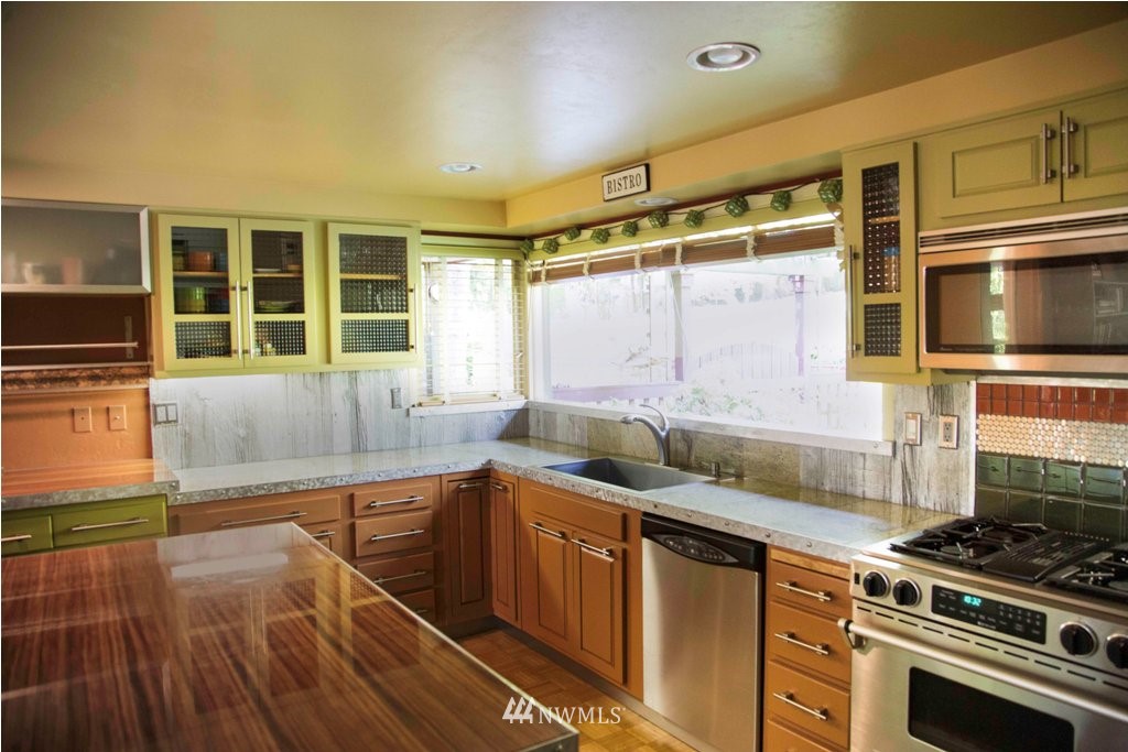 19109 Ross Road Bothell, WA 98011 - Photo 8 of 23 Gallery Image 8