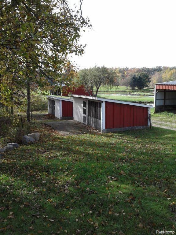 4373 Lippincott Road Lapeer, MI 48446 - Photo 16 of 29 CHICKEN COOP.jpg
