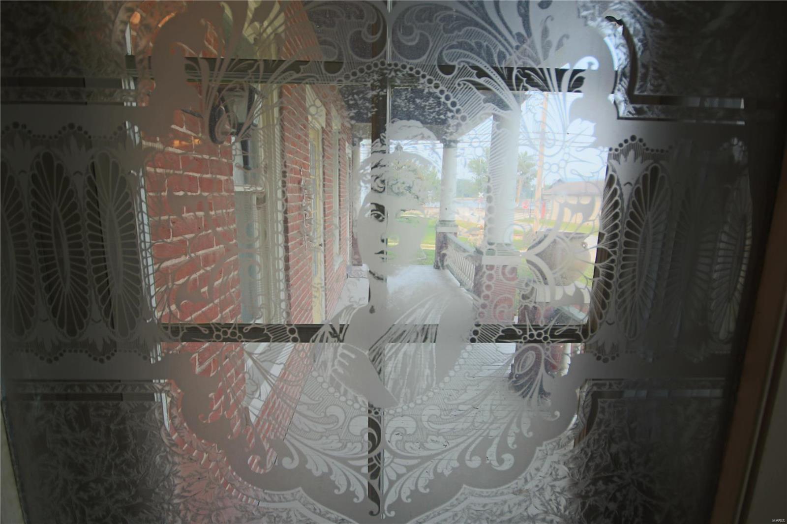 111 Main Cross Clarksville, MO 63336 - Photo 9 of 44