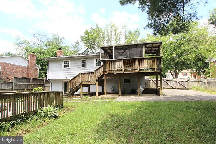 13611 Kingsman Road Woodbridge, VA 22193 - Photo 2 of 24 Exterior Rear
